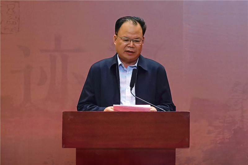 4集團(tuán)公司黨委書記、董事長黃軒莊致辭.jpg