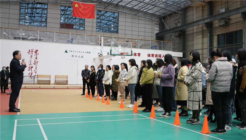 1.集團(tuán)公司黨委書記、董事長黃軒莊講話.jpg