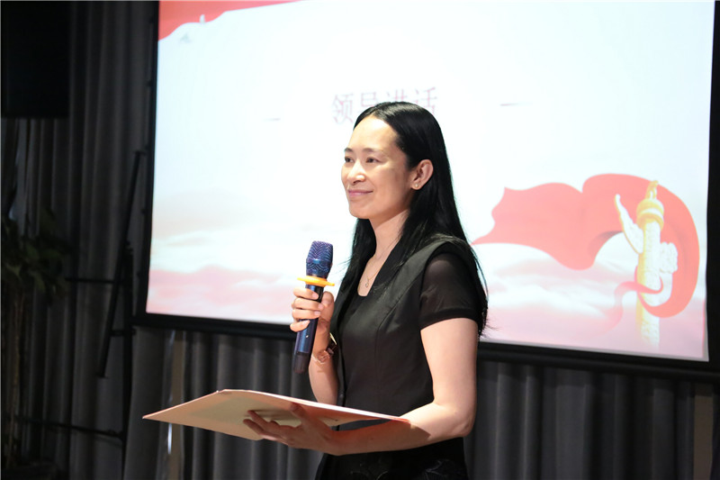 桂林市婦聯(lián)副主席李彬棠在活動中致辭.jpg