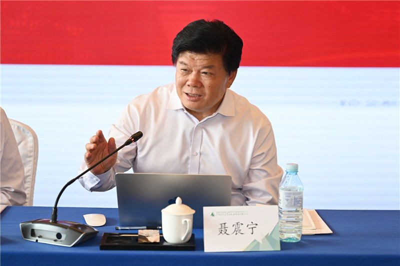 06 韜奮基金會理事長、中國出版協(xié)會副理事長聶震寧作主旨演講（李顯楊 攝）.jpg