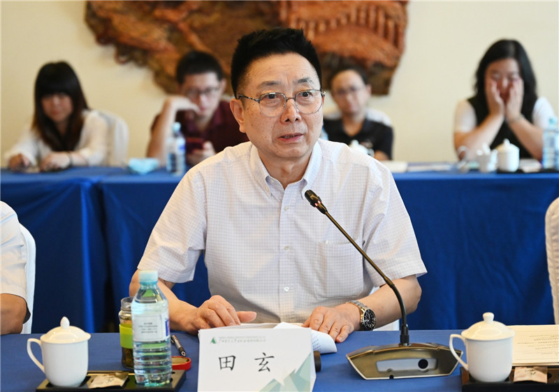 12北京師范大學(xué)歷史學(xué)院特聘教授、原中共中央黨史研究室研究員田玄作專題發(fā)言（李顯楊 攝）.jpg