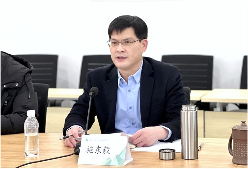 集團(tuán)公司黨委委員、副總裁副總裁施東毅編審致辭（鄒玉蘭 攝）.jpg