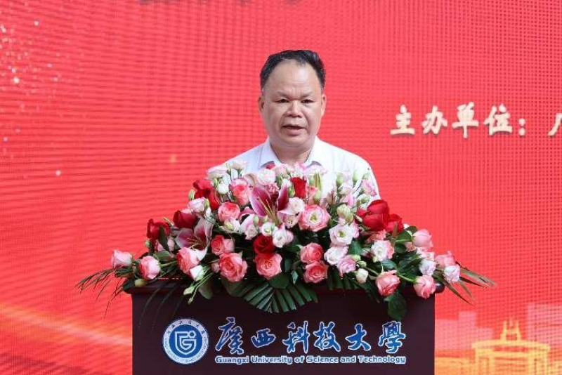 廣西師范大學(xué)出版社集團(tuán)黨委書記、董事長黃軒莊講話（羅杰·攝）_副本.png