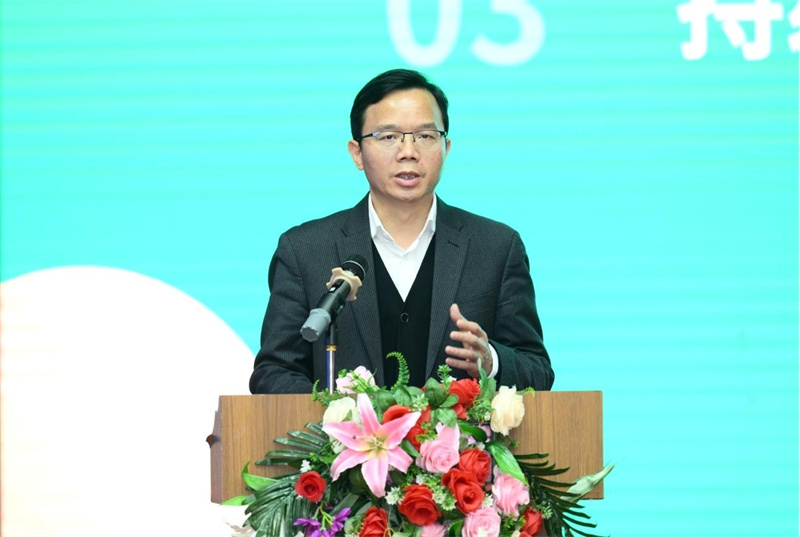 廣西師范大學出版社集團黨委副書記、總編輯湯文輝發(fā)表主題講話.jpg