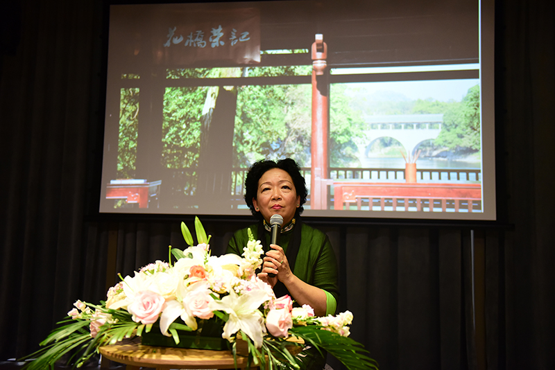 《新三屆致新生》作者之一，廣西師范大學(xué)王枬教授分享《花橋榮記》背后的故事（李顯楊 攝）.jpg