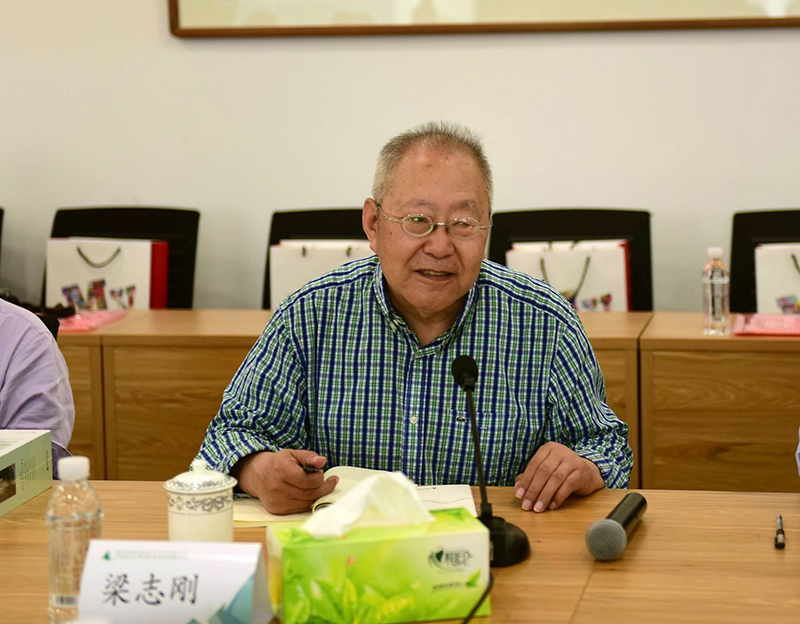 季羨林學(xué)生，北京市教育學(xué)會(huì)文化傳承與創(chuàng)新教育研究會(huì)顧問，曾任國家檔案局中央檔案館司長的梁志剛先生發(fā)言（廖茹畫攝）.jpg