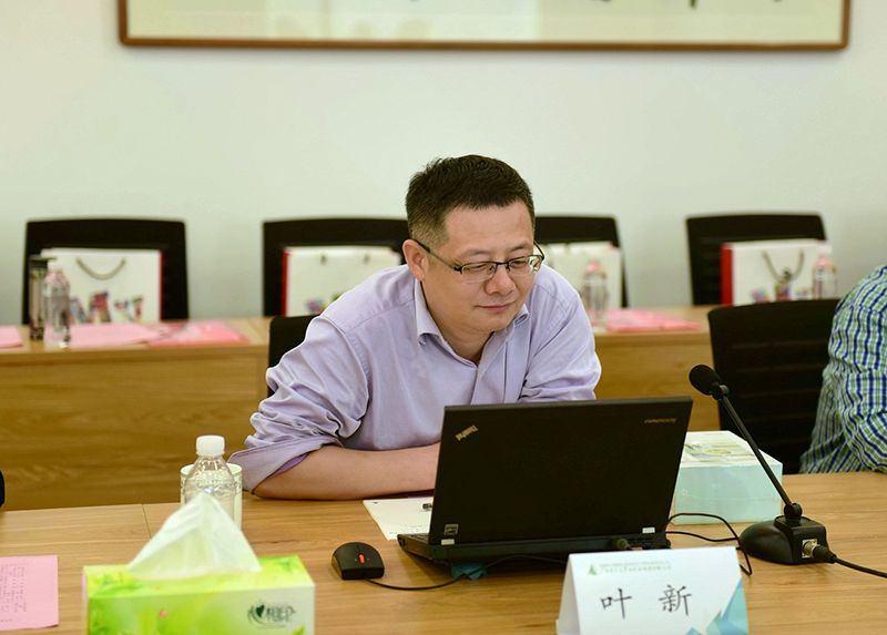 季羨林研究專家，北京印刷學(xué)院新聞出版學(xué)院編輯出版系教授、博士，中國編輯學(xué)會(huì)理事葉新發(fā)言（廖茹畫攝）.jpg