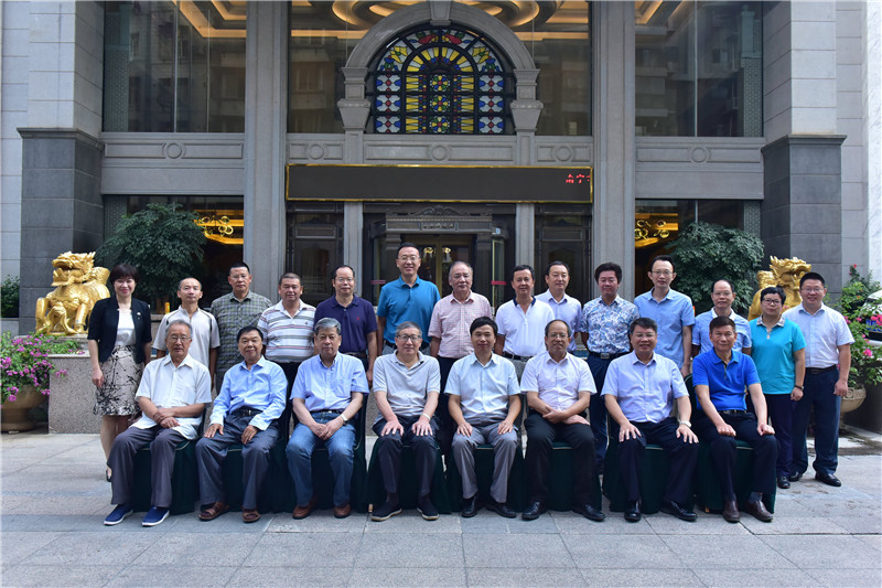 與會(huì)人員合影（郭倩 攝）.JPG