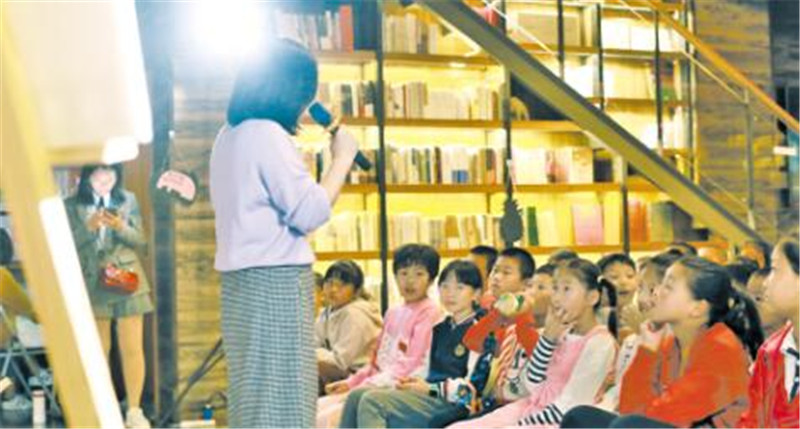 獨秀書房·旗艦店領(lǐng)讀人劇場讀劇會。 蔣正春 攝.jpg
