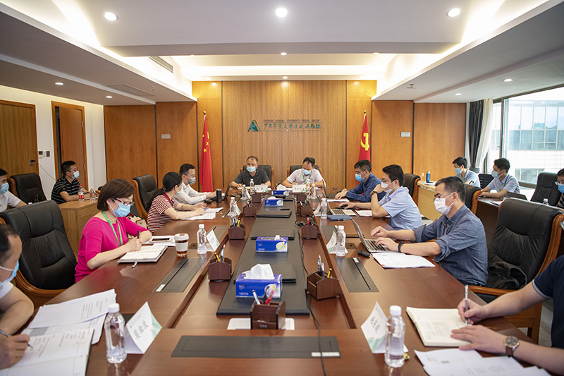 校黨委副書記趙鐵到集團公司指導(dǎo)風(fēng)險防控工作配圖.jpg