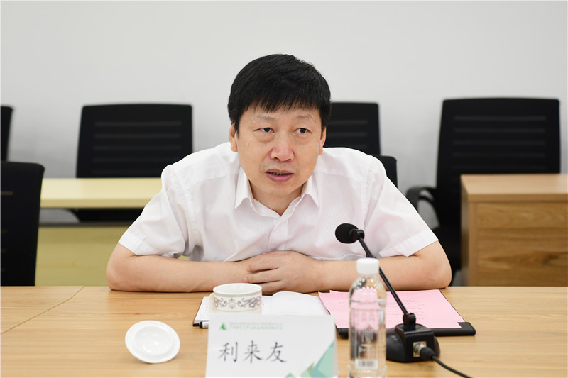 03 自治區(qū)黨委宣傳部部務委員利來友講話（李顯楊 攝）.jpg