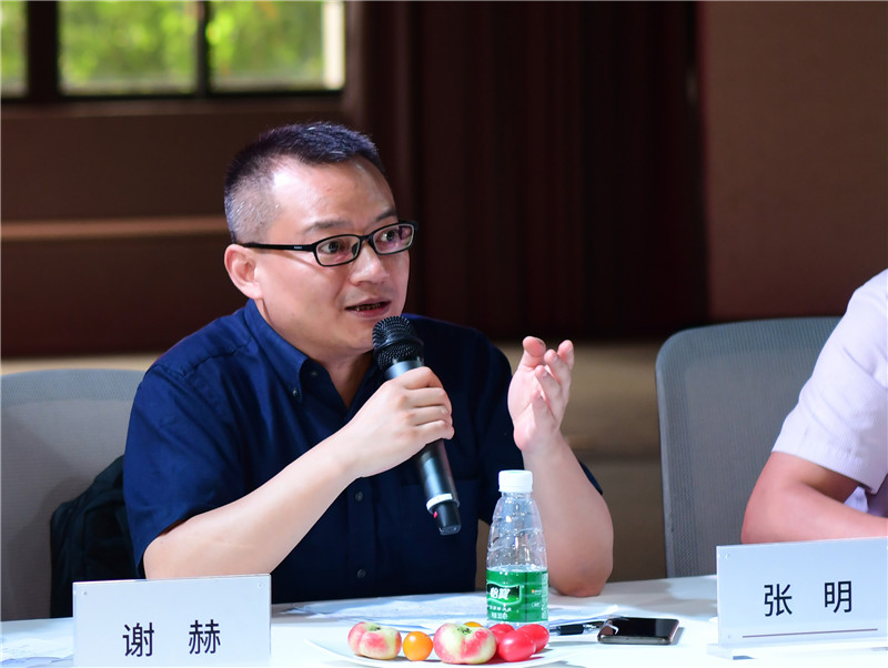 廣西師范大學(xué)出版社美術(shù)館館長、美術(shù)分社總編輯張明出席簽約儀式（秦念 攝）.JPG